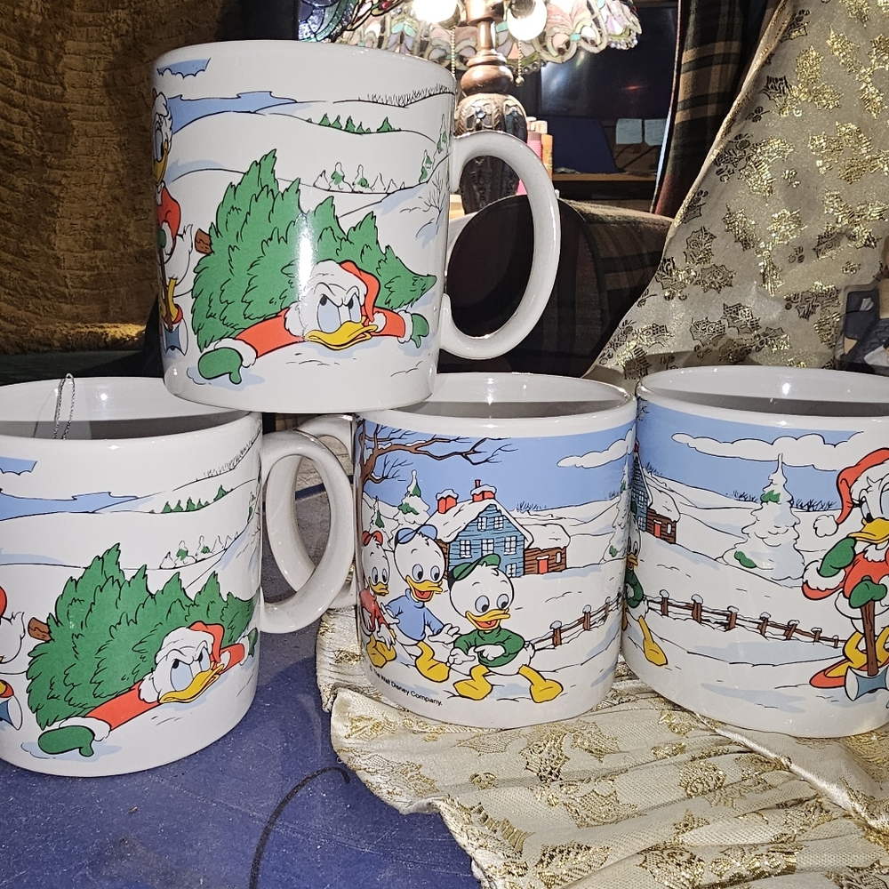 4 Donald Duck mugs